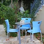Agnanti Λουρδάτα