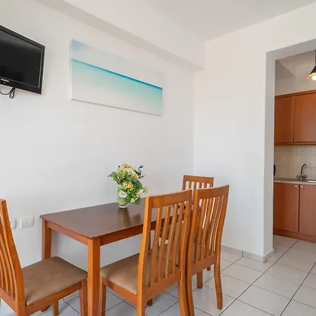 Agnanti Appartement *